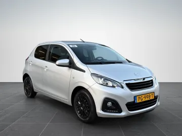 Car image 3