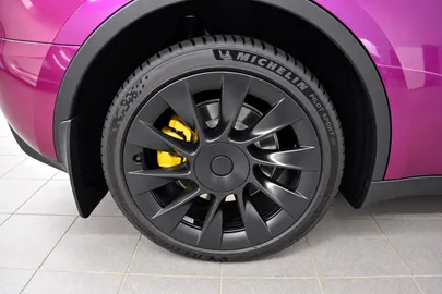 Car image 27