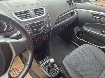 Car image 16