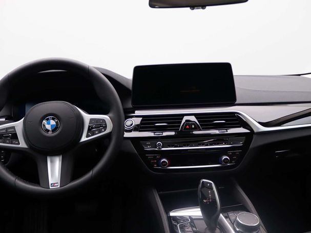 BMW 520d Luxury Line 140 kW image number 26