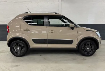 Car image 3