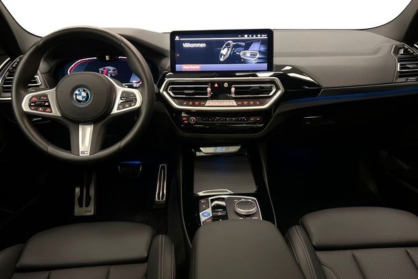 BMW iX3 210 kW image number 11