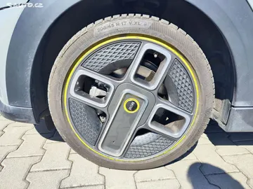 Car image 27