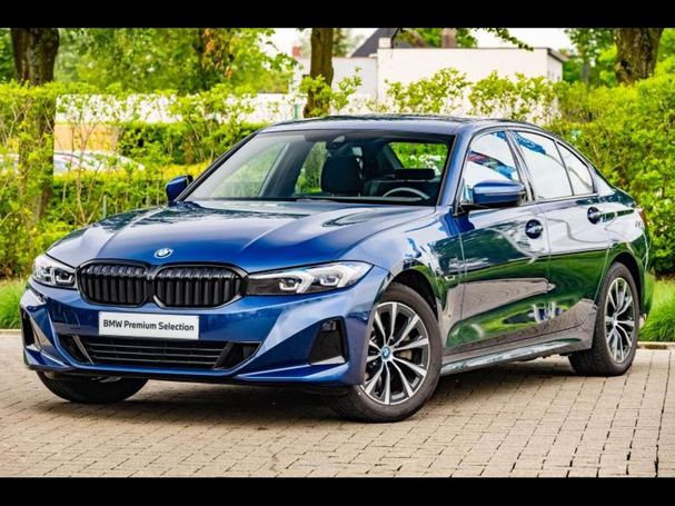 BMW 330 e 215 kW image number 1