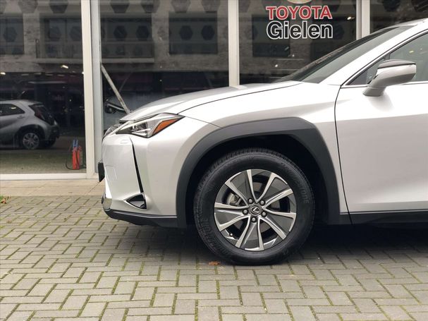 Lexus UX 300e 150 kW image number 13