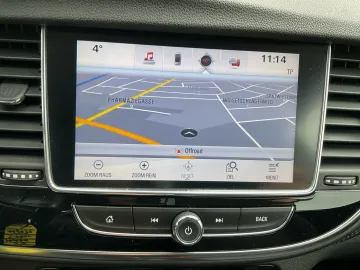 Car image 17