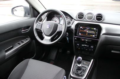 Car image 9