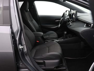 Car image 30