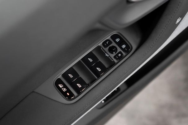 Polestar 2 300 kW image number 16