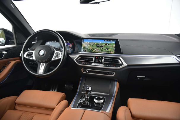 BMW X5 M50i xDrive 390 kW image number 15