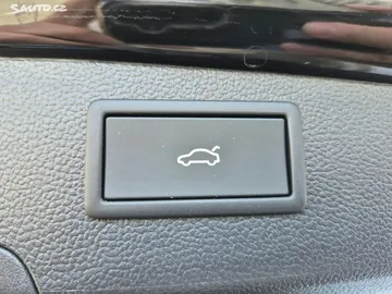 Car image 35