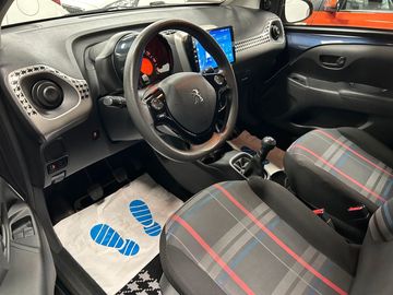 Car image 12