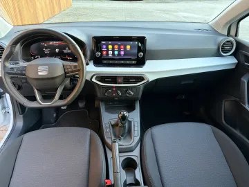 Car image 12