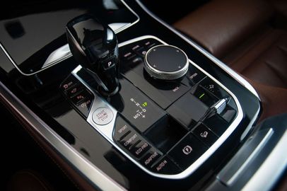 Car image 37