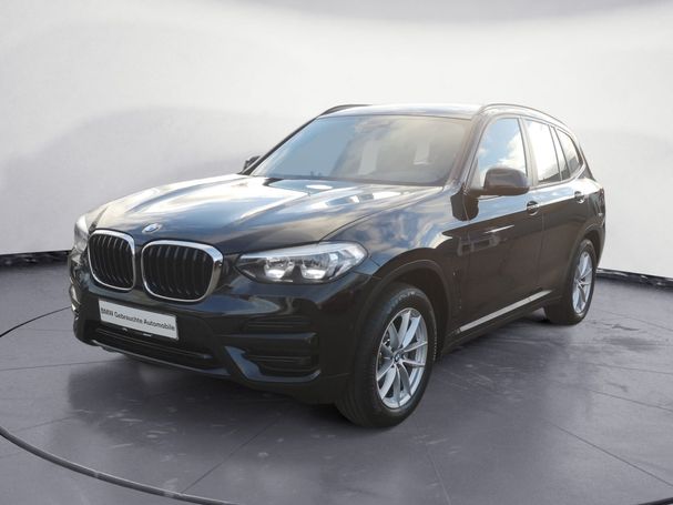 BMW X3 xDrive20i Advantage 135 kW image number 1