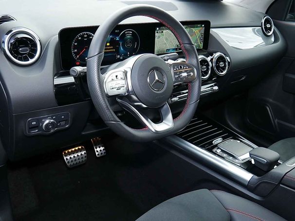 Mercedes-Benz GLA 180 100 kW image number 10