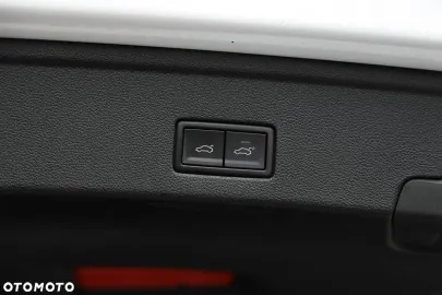 Car image 40