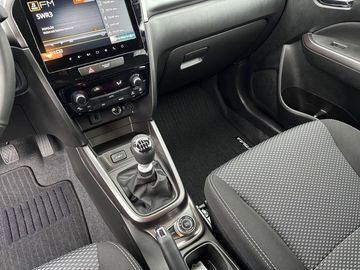 Car image 11