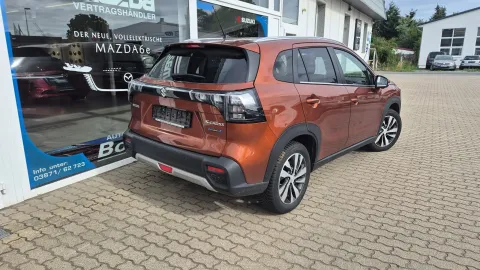 Car image 2