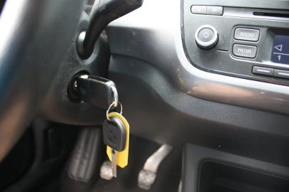 Car image 28