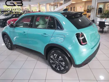 Car image 22