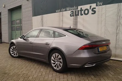 Car image 5