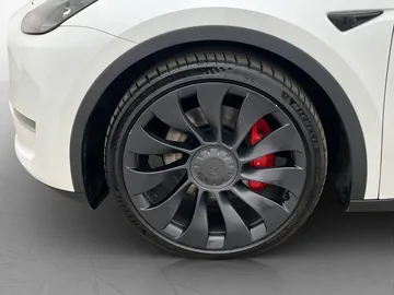 Car image 35