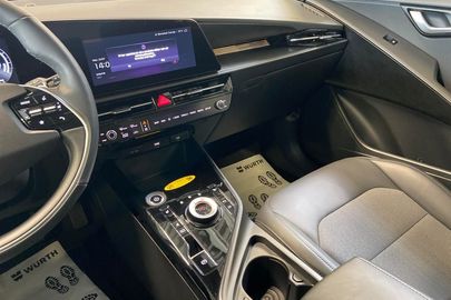 Car image 11