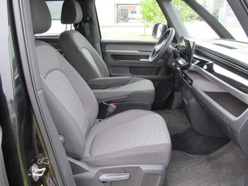 Car image 10