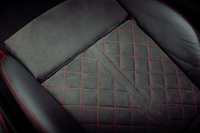 Car image 37