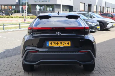 Car image 4