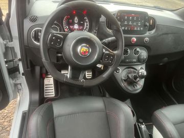 Car image 14