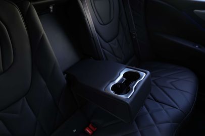 Car image 37