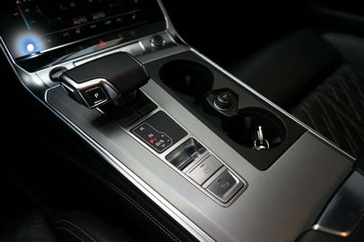 Car image 31