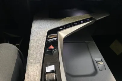Car image 35