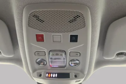 Car image 35