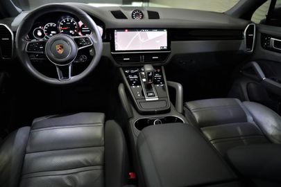 Car image 32