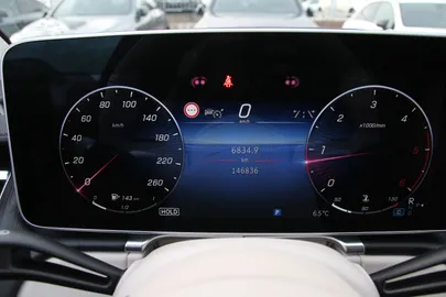 Car image 33