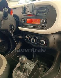 Car image 28