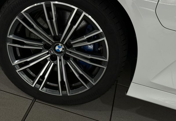 BMW 330 Touring e M Sport 215 kW image number 14