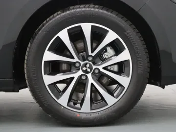 Car image 33