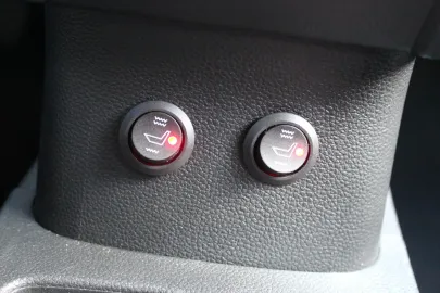 Car image 47