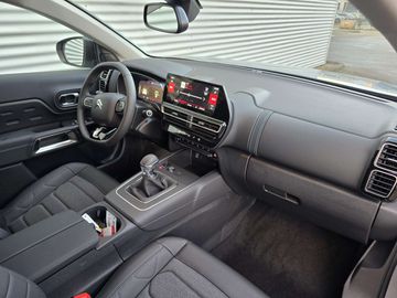 Car image 12