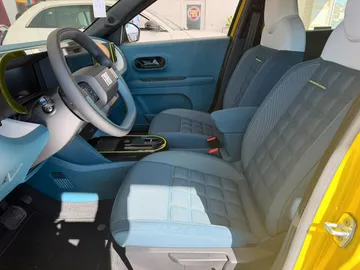 Car image 27
