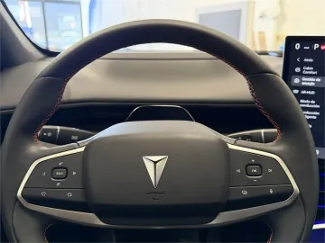 Car image 28
