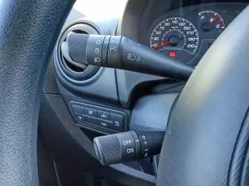 Car image 40