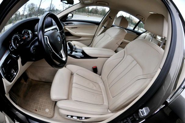 BMW 520d Luxury Line xDrive 140 kW image number 7