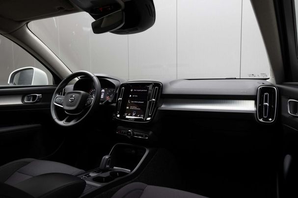 Volvo XC40 B4 Momentum 145 kW image number 11