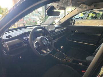 Car image 14