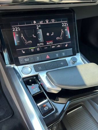 Audi e-tron 55 quattro 300 kW image number 22